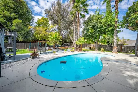Exterior - 4243 Glenridge Dr, Carmichael, CA 95608 photo 8 of 26