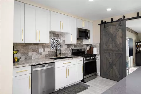 Kitchen - 4243 Glenridge Dr, Carmichael, CA 95608 photo 1 of 4