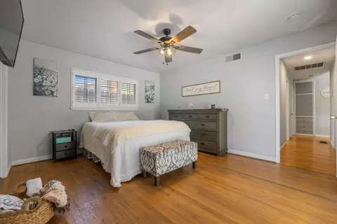 Bedroom - 1002 Mount Vernon Dr, Modesto, CA 95350 photo 3 of 6