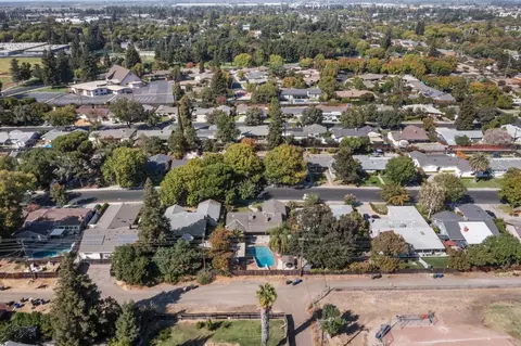 View/Area - 1002 Mount Vernon Dr, Modesto, CA 95350 photo 3 of 10