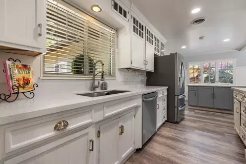 Kitchen - 1002 Mount Vernon Dr, Modesto, CA 95350 photo 3 of 4