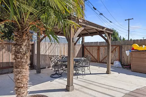 Exterior - 1002 Mount Vernon Dr, Modesto, CA 95350 photo 9 of 9
