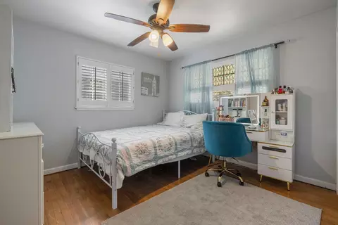 Bedroom - 1002 Mount Vernon Dr, Modesto, CA 95350 photo 1 of 6