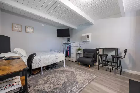 Bedroom - 1002 Mount Vernon Dr, Modesto, CA 95350 photo 5 of 6