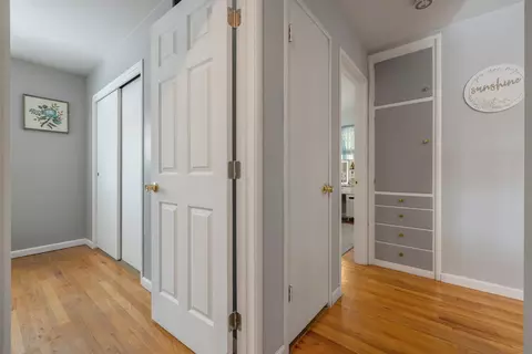 Entry Way - 1002 Mount Vernon Dr, Modesto, CA 95350 photo 6 of 7