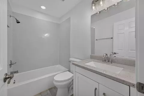 Bath - 3633 Kodiak Way, Antelope, CA 95843 photo 1 of 5