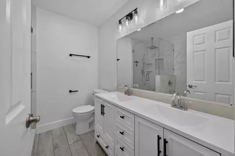 Bath - 3633 Kodiak Way, Antelope, CA 95843 photo 3 of 5