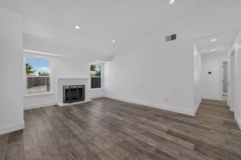 Living - 3633 Kodiak Way, Antelope, CA 95843 photo 5 of 7