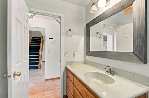 Bath - 2400 Payne Ave, Modesto, CA 95351 photo 2 of 7