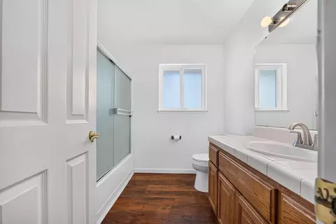 Bath - 1175 Papoose Dr, Copperopolis, CA 95228 photo 2 of 6