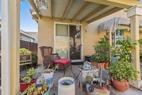 Exterior - 1061 Alba St, Manteca, CA 95337 photo 2 of 5