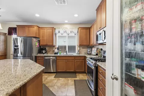 Kitchen - 1061 Alba St, Manteca, CA 95337 photo 3 of 4
