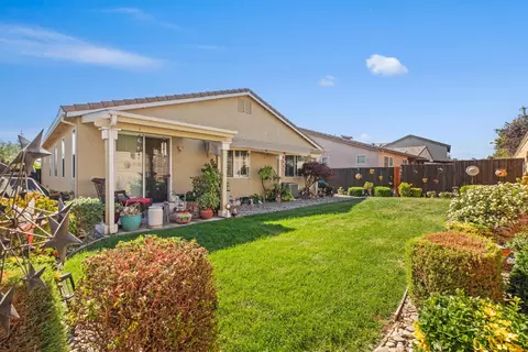 Exterior - 1061 Alba St, Manteca, CA 95337 photo 3 of 5