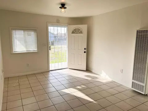 Living - 415 Sutter St, Manteca, CA 95336 photo 1 of 1