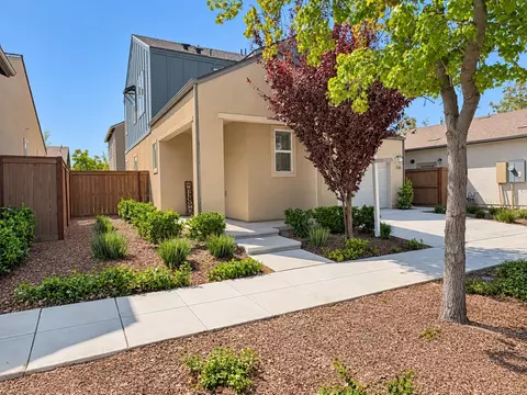 Exterior - 738 Katelyn Ave, Madera, CA 93636 photo 2 of 2