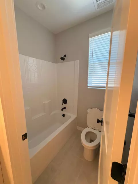 Bath - 738 Katelyn Ave, Madera, CA 93636 photo 1 of 3