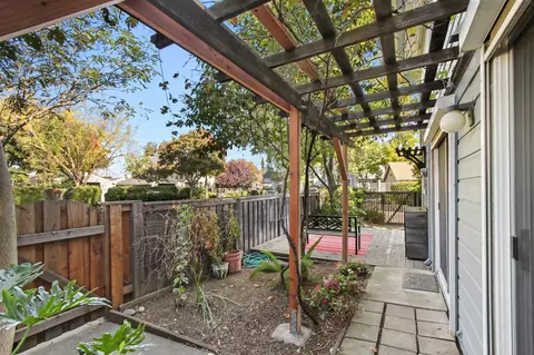 Exterior - 3052 Woods Cir, Davis, CA 95616 photo 8 of 15