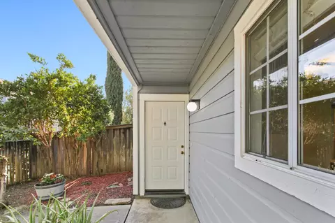 Exterior - 3052 Woods Cir, Davis, CA 95616 photo 2 of 15