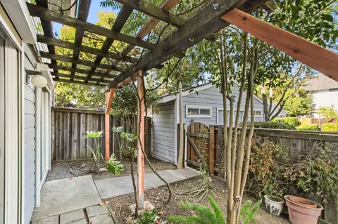 Exterior - 3052 Woods Cir, Davis, CA 95616 photo 5 of 15
