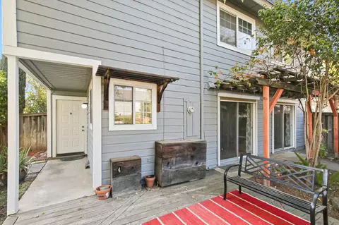Exterior - 3052 Woods Cir, Davis, CA 95616 photo 10 of 15
