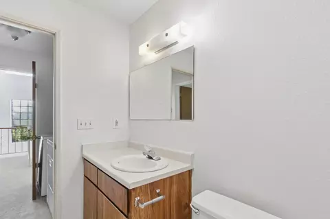 Bath - 3052 Woods Cir, Davis, CA 95616 photo 4 of 4