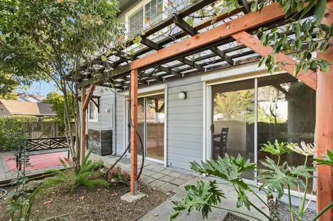 Exterior - 3052 Woods Cir, Davis, CA 95616 photo 7 of 15