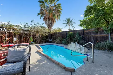 Exterior - 1605 Lavelle Smith Dr, Tracy, CA 95376 photo 2 of 7