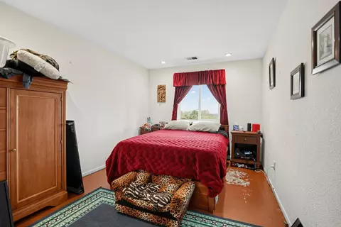 Bedroom - 1605 Lavelle Smith Dr, Tracy, CA 95376 photo 2 of 2