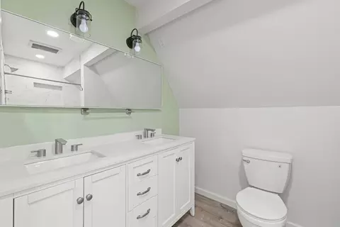 Bath - 1206 Los Robles Rd, Placerville, CA 95667 photo 3 of 4