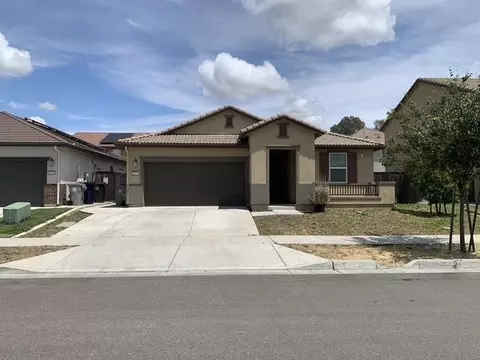 8421 Stara St, Elk Grove, CA 95758
