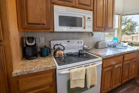 Kitchen - 21196 E Rose Clover Ln, Linden, CA 95236 photo 9 of 9