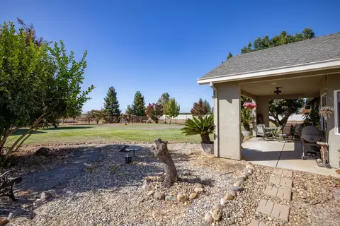 Exterior - 21196 E Rose Clover Ln, Linden, CA 95236 photo 5 of 13