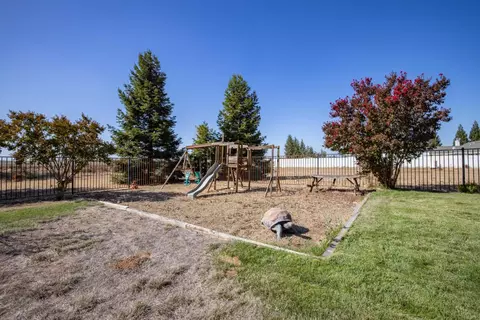 Exterior - 21196 E Rose Clover Ln, Linden, CA 95236 photo 7 of 13