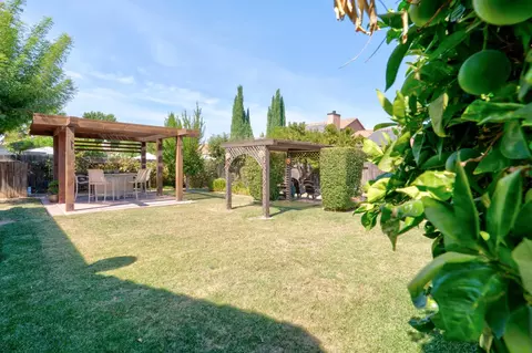 Exterior - 1427 Via Fraga, Gustine, CA 95322 photo 10 of 16