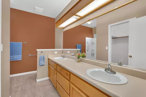 Bath - 1427 Via Fraga, Gustine, CA 95322 photo 1 of 2