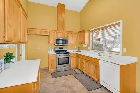 Kitchen - 1427 Via Fraga, Gustine, CA 95322 photo 1 of 3