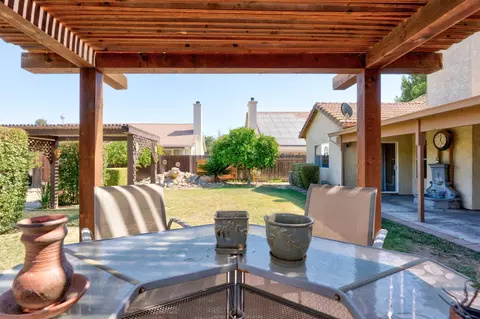 Exterior - 1427 Via Fraga, Gustine, CA 95322 photo 6 of 16