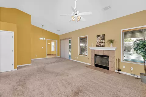 Living - 1427 Via Fraga, Gustine, CA 95322 photo 4 of 5