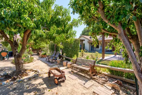 Exterior - 1427 Via Fraga, Gustine, CA 95322 photo 14 of 16