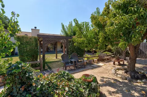 Exterior - 1427 Via Fraga, Gustine, CA 95322 photo 13 of 16