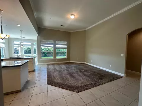 Living - 462 Hart Dr, Merced, CA 95348 photo 1 of 4