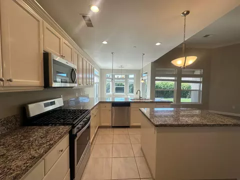 Kitchen - 462 Hart Dr, Merced, CA 95348 photo 3 of 4