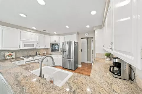 Kitchen - 1416 Seneca Pl, Modesto, CA 95358 photo 1 of 2