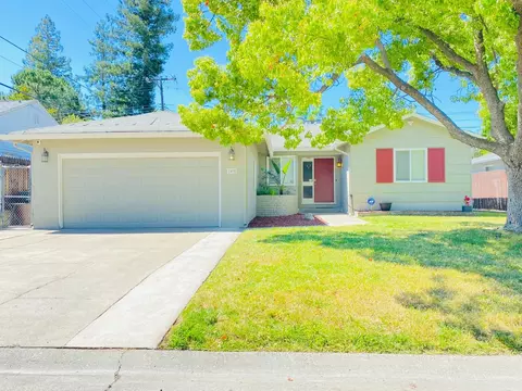 2490 Michelle Dr, Sacramento, CA 95821