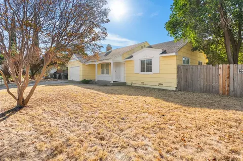 7043 Demaret Dr, Sacramento, CA 95822