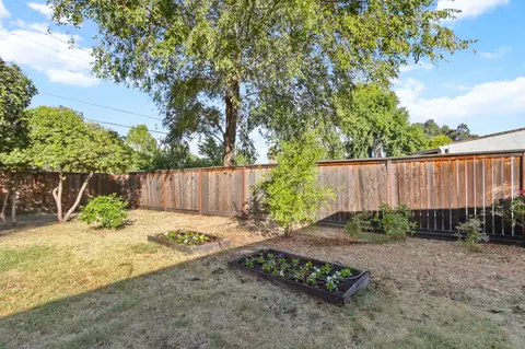 Exterior - 611 K St, Davis, CA 95616 photo 6 of 14