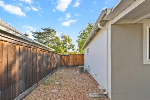 Exterior - 611 K St, Davis, CA 95616 photo 11 of 14