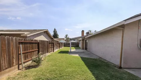 Exterior - 3800 Spring Oak Dr, Modesto, CA 95355 photo 7 of 9