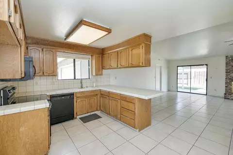 Kitchen - 3800 Spring Oak Dr, Modesto, CA 95355 photo 3 of 3