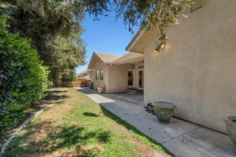 Exterior - 2424 Thaddeous Dr, Escalon, CA 95320 photo 5 of 9